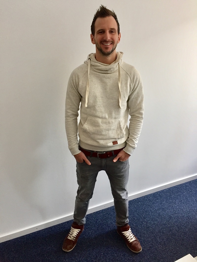 Simon Laeufer mit Herz